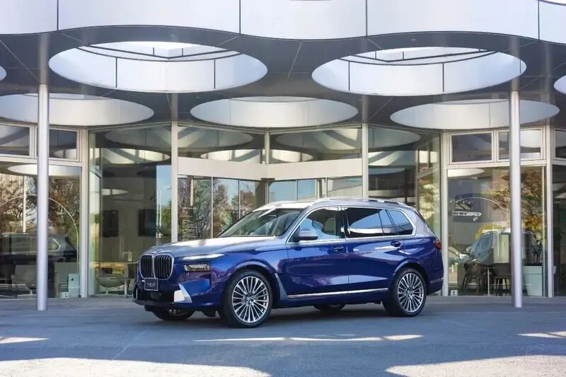 或引入双色车身！可选装电吸门？全新宝马X7将于明年推出！